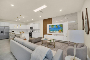 Chic 10BR Retreat with Themed Rooms & Pool